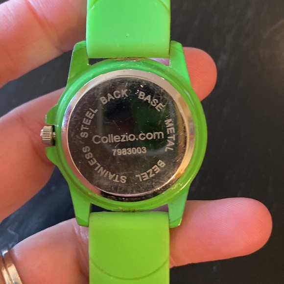 Watch - Picture 3 of 3